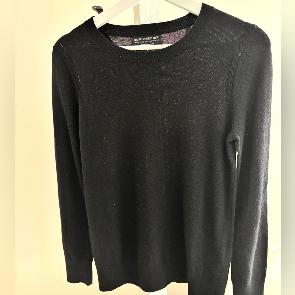 Women’s Black Banana Republic Crewneck Sweater